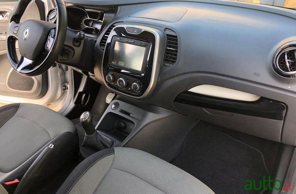 2017' Renault Captur 1.5 Dci Intense photo #2