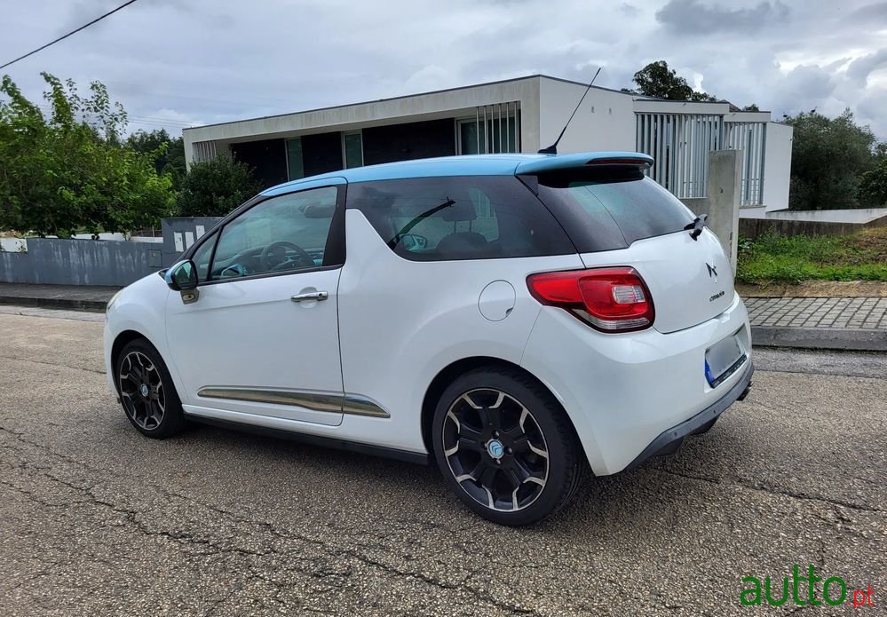 2011' Citroen DS3 photo #3