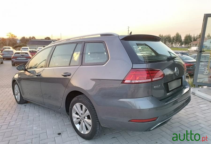 2017' Volkswagen Golf Variant photo #2