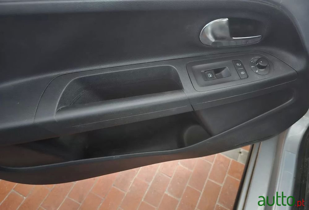 2013' Volkswagen Up! photo #6