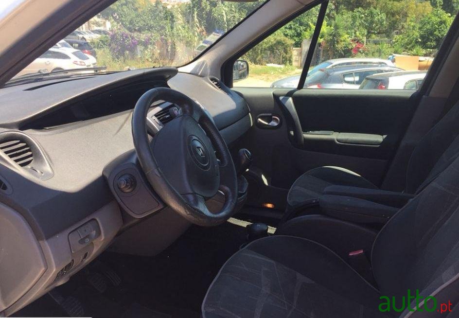 2004' Renault Scenic 1500 photo #1