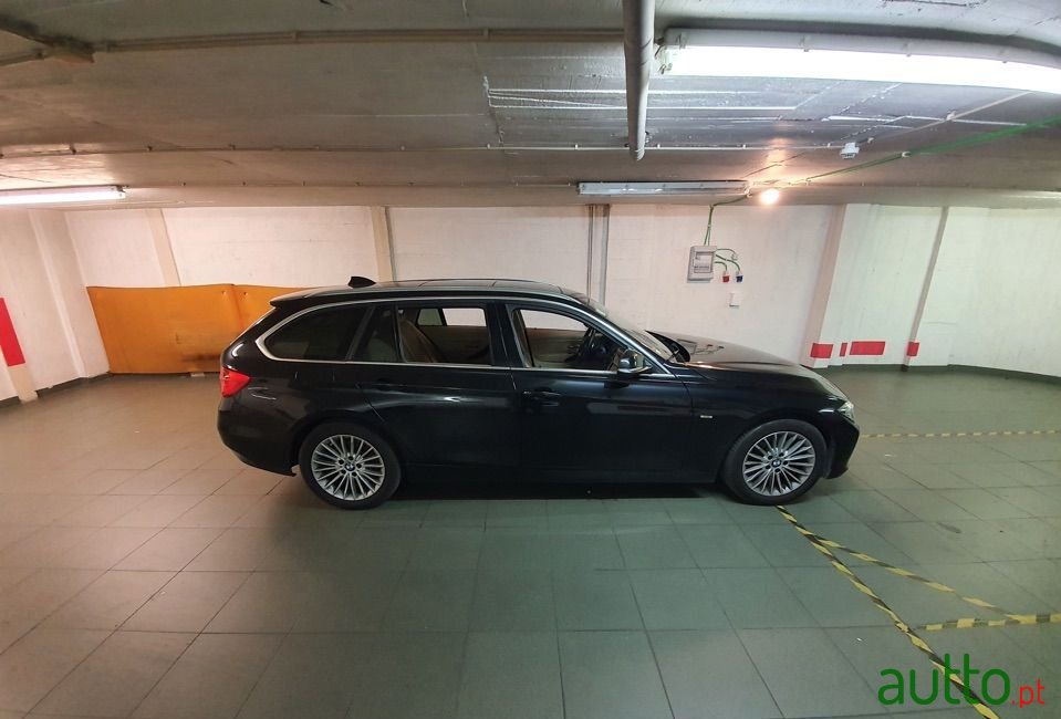 2012' BMW 320 photo #3