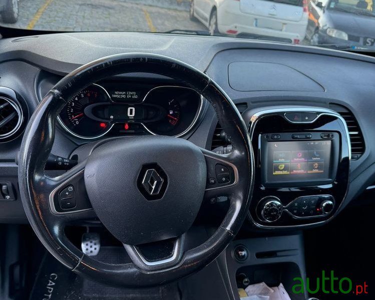 2016' Renault Captur photo #2