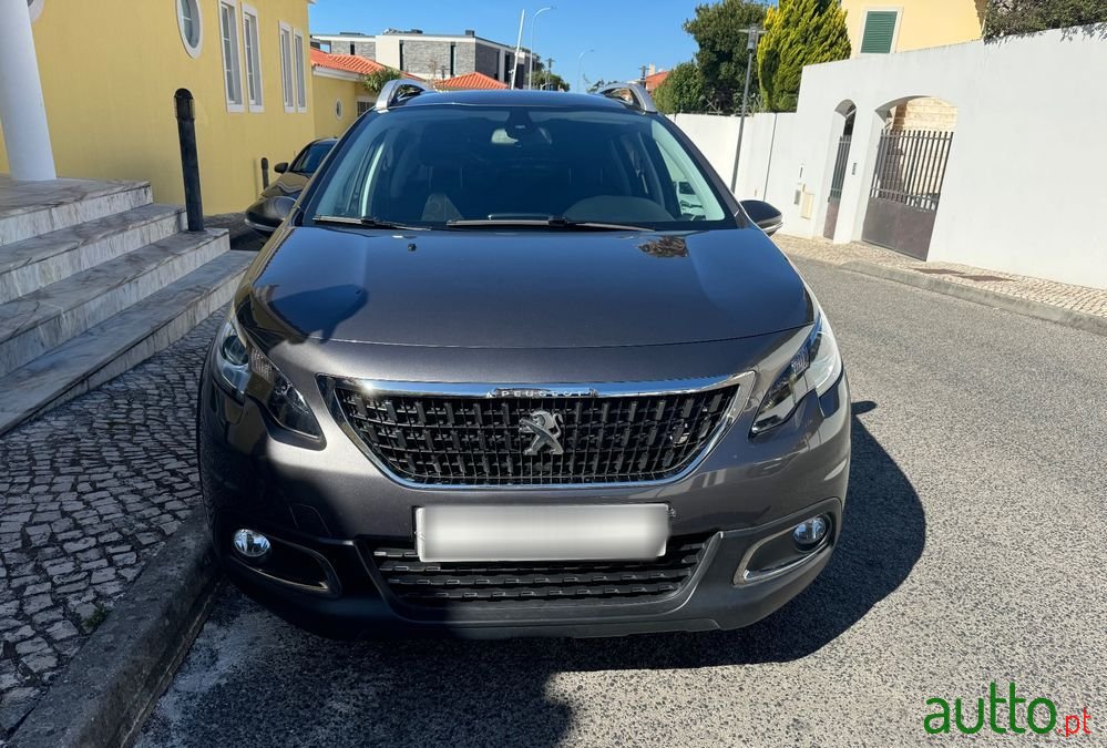 2019' Peugeot 2008 1.2 Puretech Signature photo #3