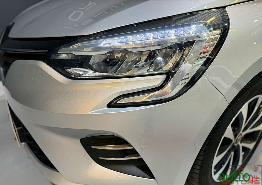 2020' Renault Clio photo #4