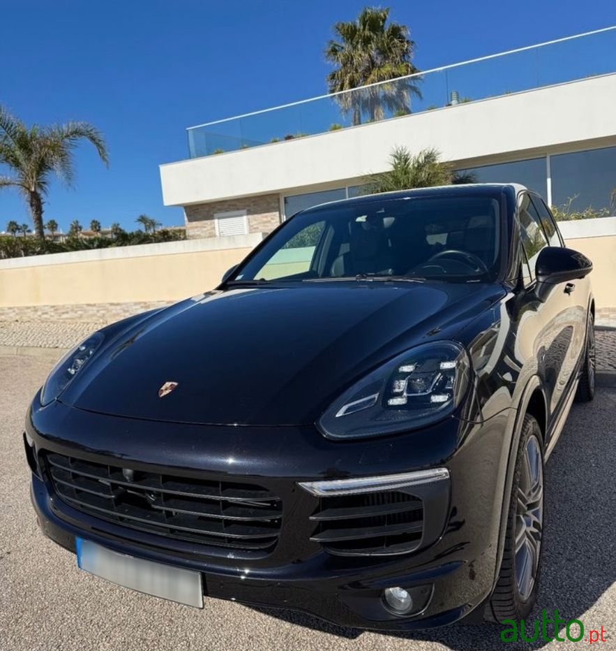 2016' Porsche Cayenne Platinum Edition photo #1