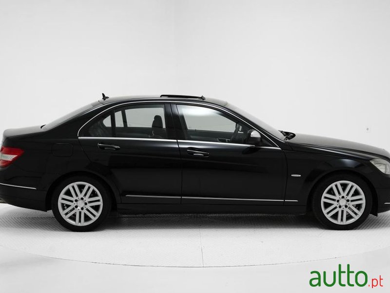 2008' Mercedes-Benz Classe C photo #2