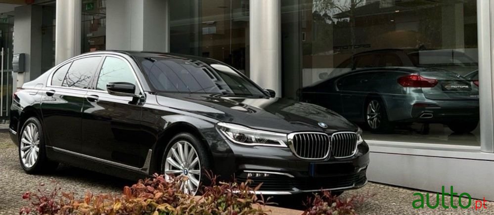 2018' BMW Série 7 Ld Pack M photo #2