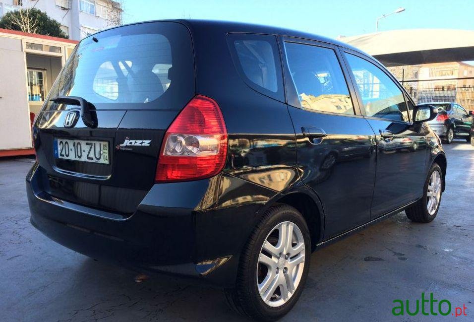 2005' Honda Jazz 1.3 Gpl photo #2