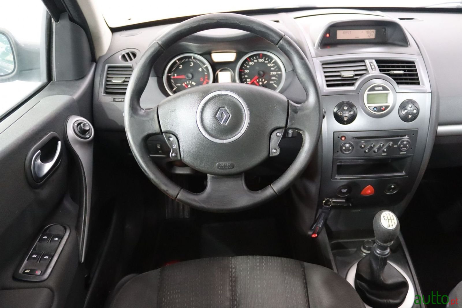 2007' Renault Megane photo #6