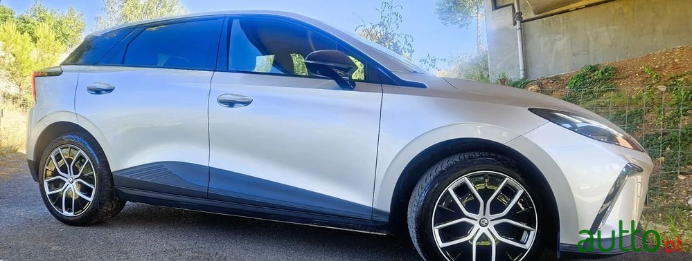 2024' MG MG4 4 Luxury 64 Kwh photo #2