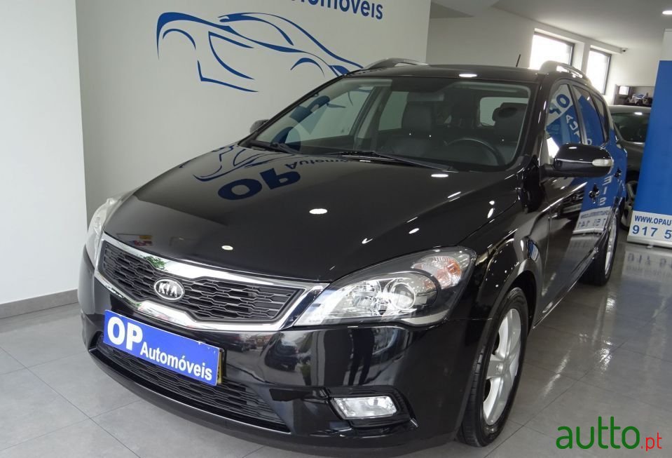 2012' Kia Ceed Sw photo #2