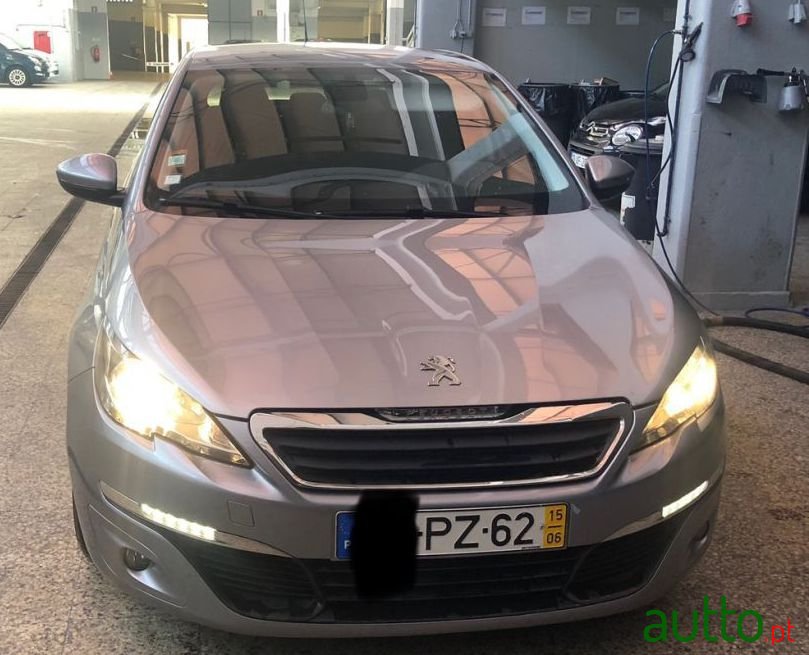 2015' Peugeot 308 photo #3