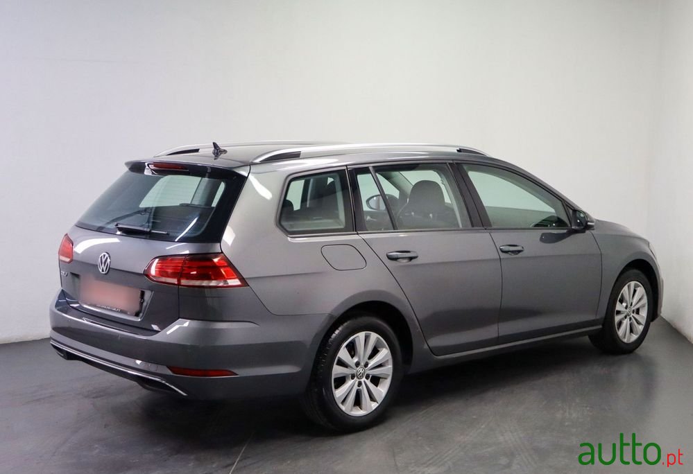2020' Volkswagen Golf Variant photo #3