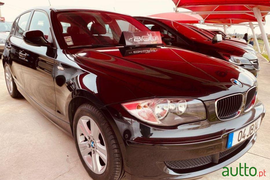 2010' BMW 118 D photo #1