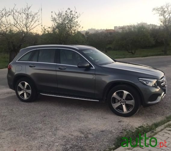 2017' Mercedes-Benz Glc 250 photo #4