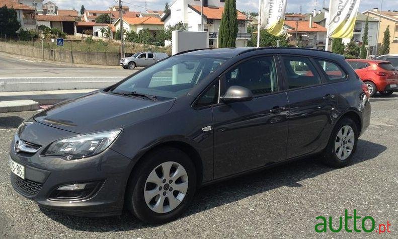 2014' Opel Astra Sports Tourer photo #3