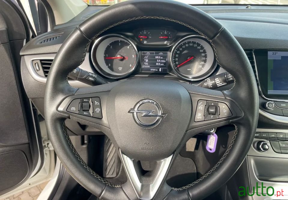 2017' Opel Astra photo #6