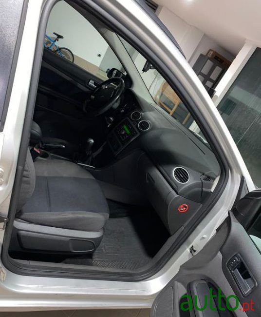 2006' Ford Focus photo #1