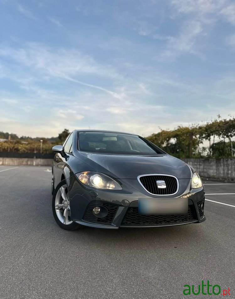 2008' SEAT Leon 2.0 Tdi Fr photo #2