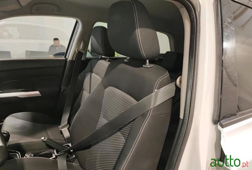 2017' Suzuki Vitara photo #3