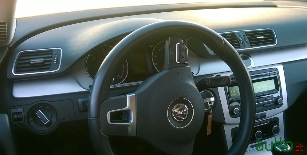 2012' Volkswagen Passat Variant photo #6