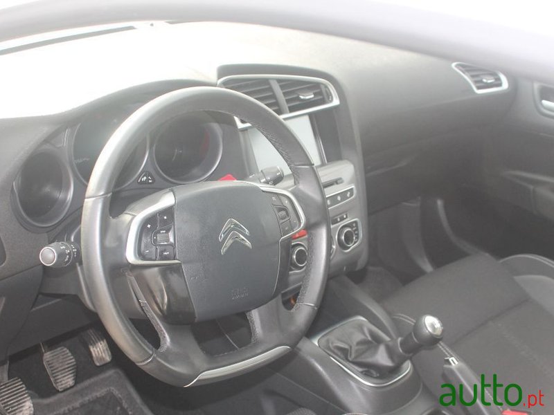 2016' Citroen C4 photo #3