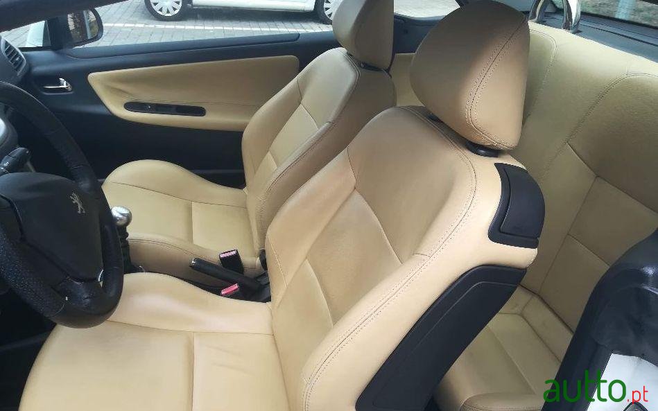 2011' Peugeot 207 photo #1