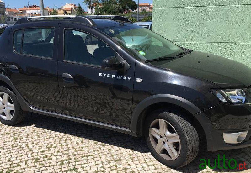 2015' Dacia Sandero Stepway photo #2