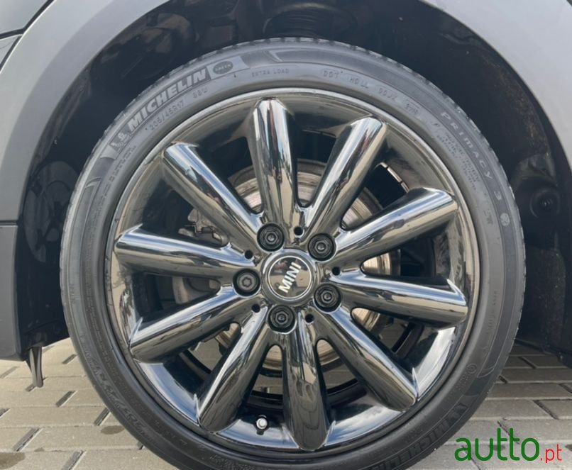 2017' MINI Cabrio photo #3