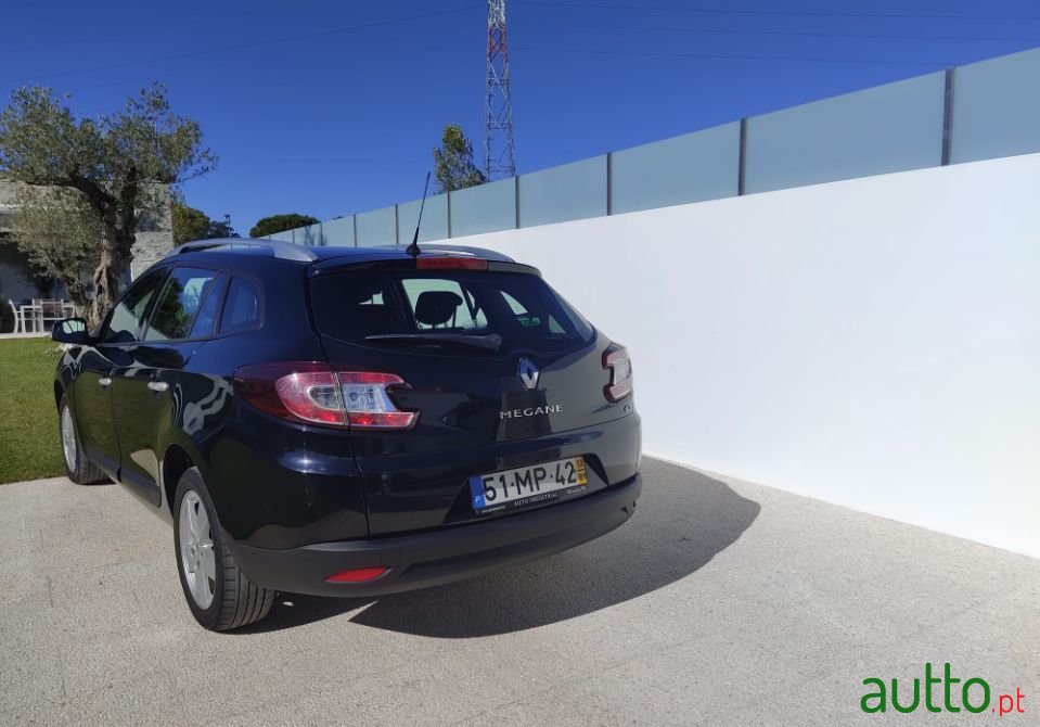 2012' Renault Megane photo #6