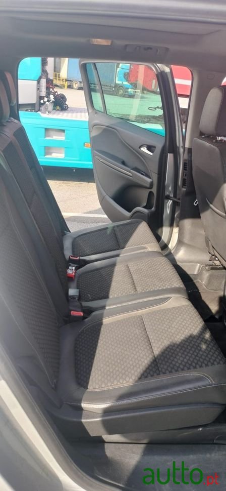 2018' Opel Zafira photo #5