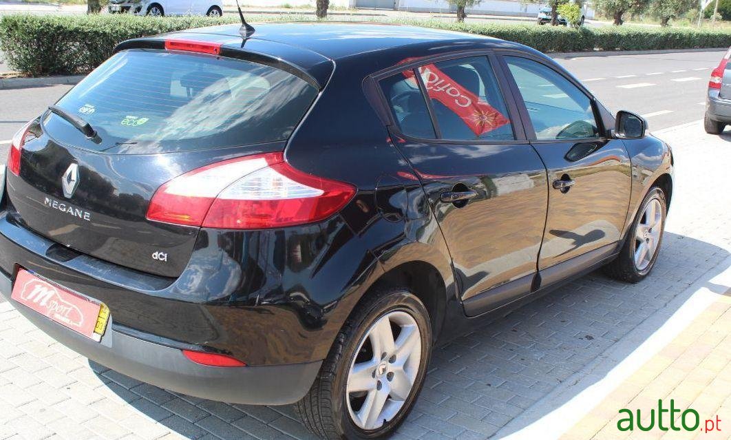 2014' Renault Megane photo #3