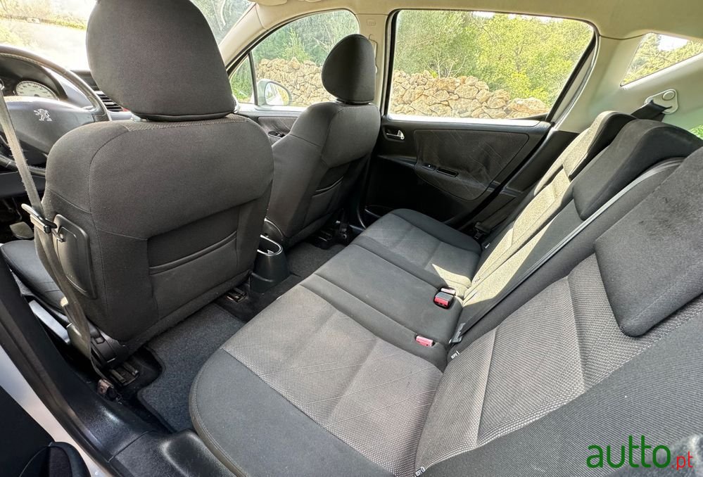 2007' Peugeot 207 Sw photo #6