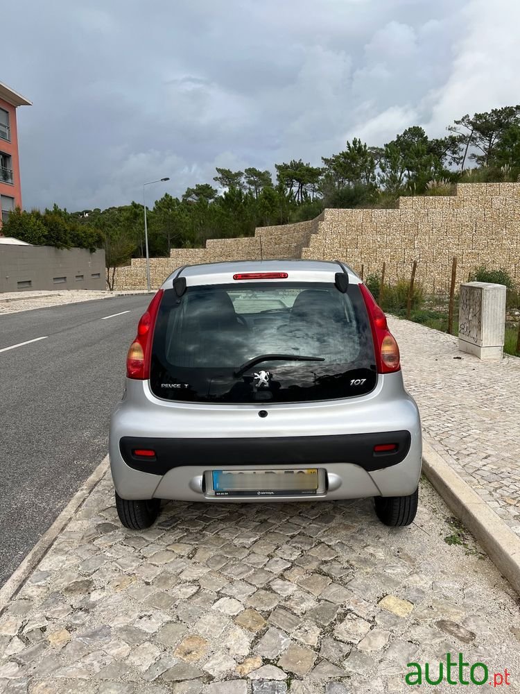 2010' Peugeot 107 photo #3