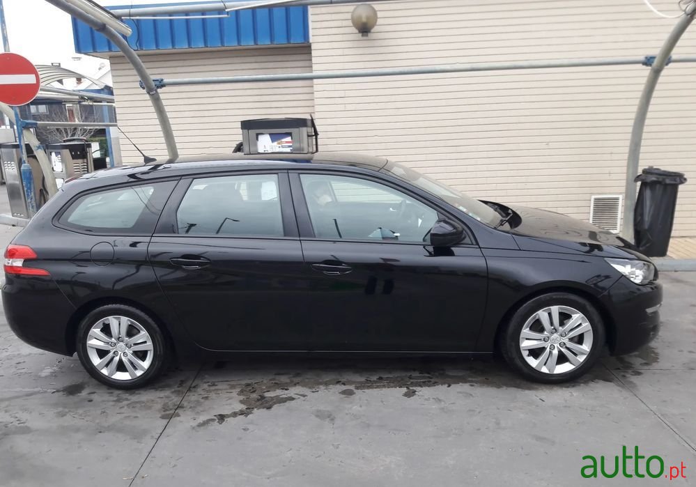 2014' Peugeot 308 1.6 Hdi Active photo #1