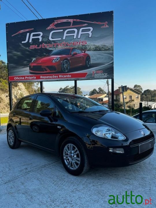 2014' Fiat Grande Punto photo #1