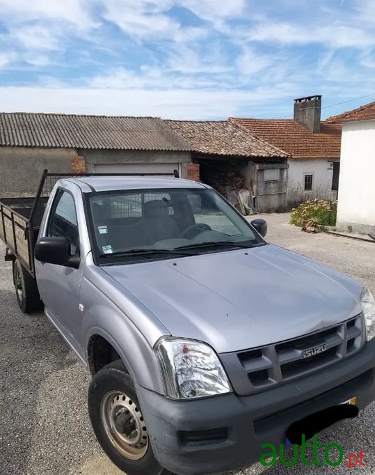 2006' Isuzu Rodeo photo #1