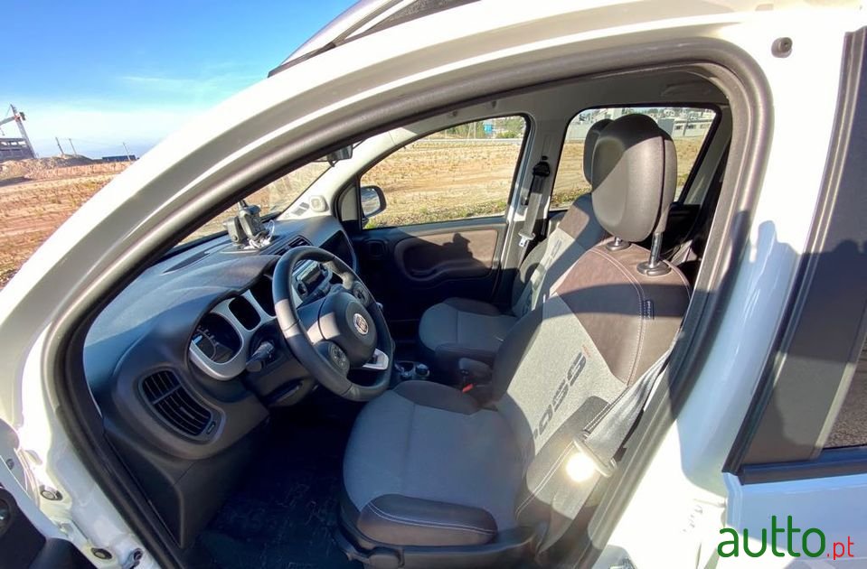 2018' Fiat Panda photo #5