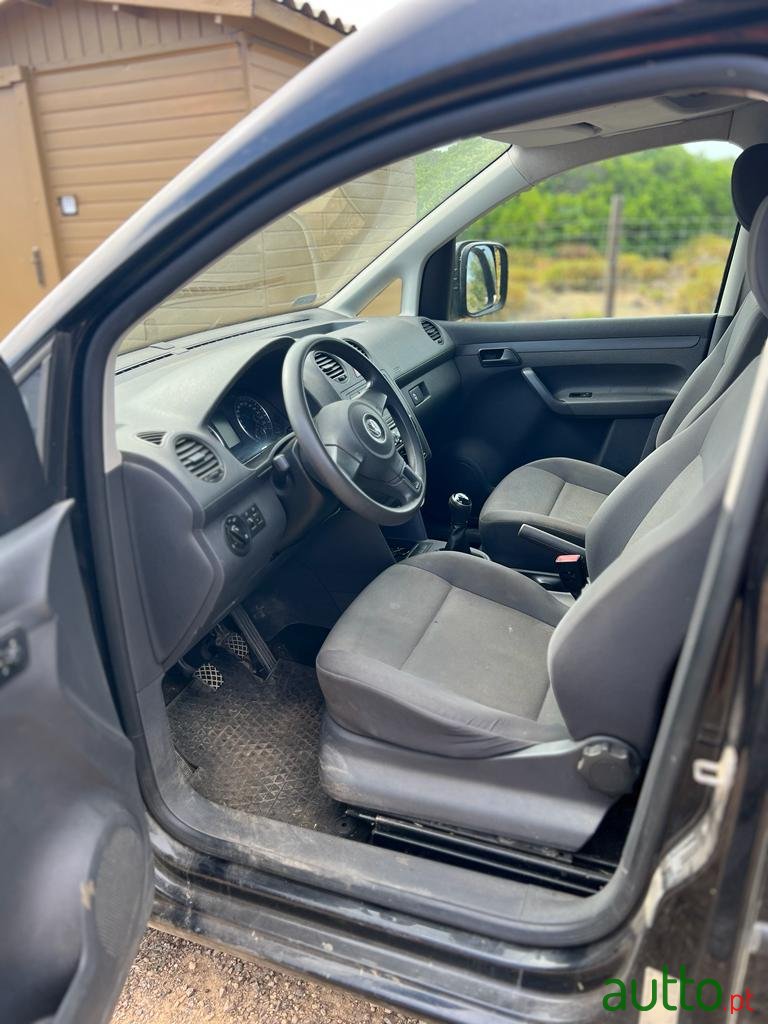 2013' Volkswagen Caddy photo #6