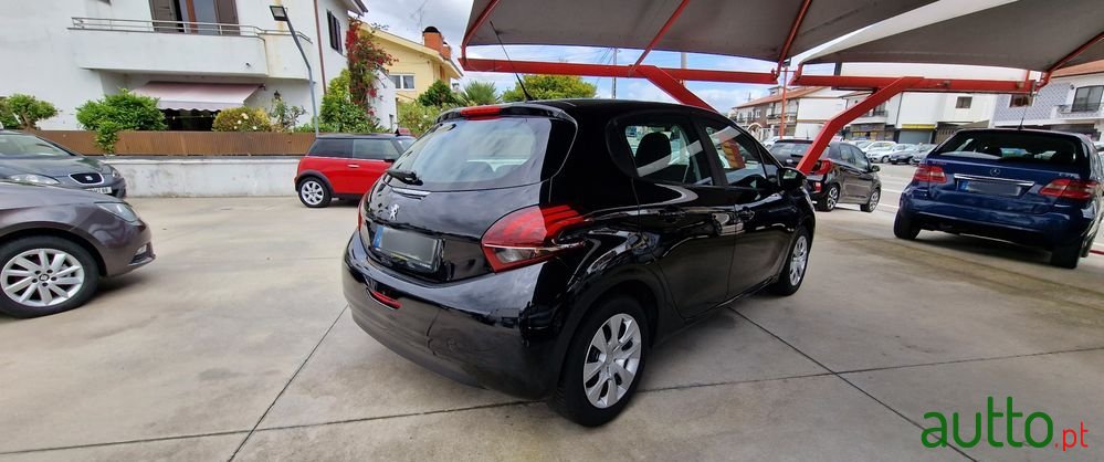 2015' Peugeot 208 photo #5