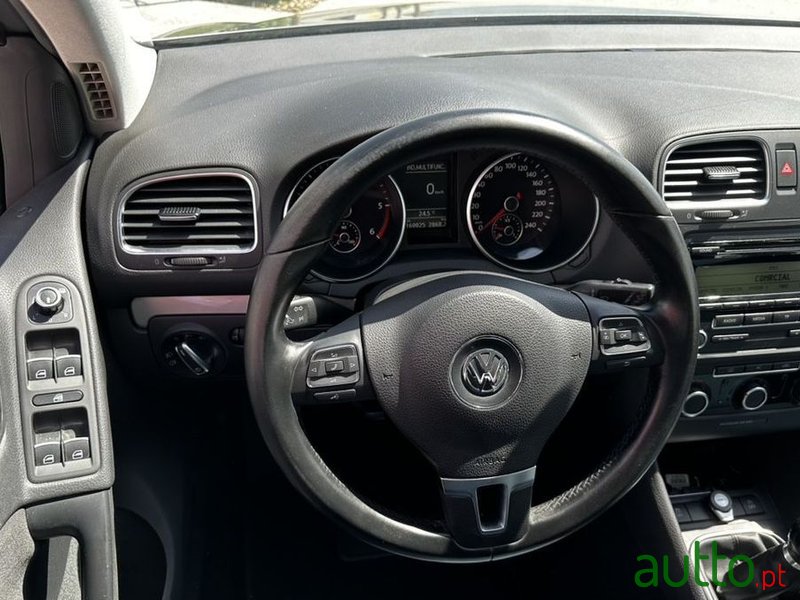 2011' Volkswagen Golf photo #5