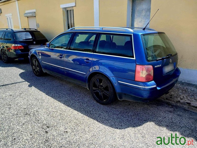 2001' Volkswagen Passat photo #4