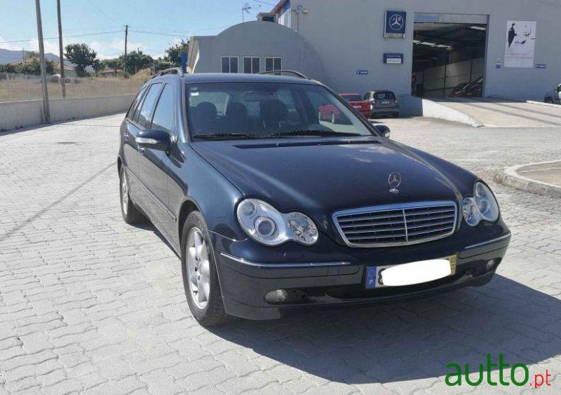 2002' Mercedes-Benz C-220 photo #2