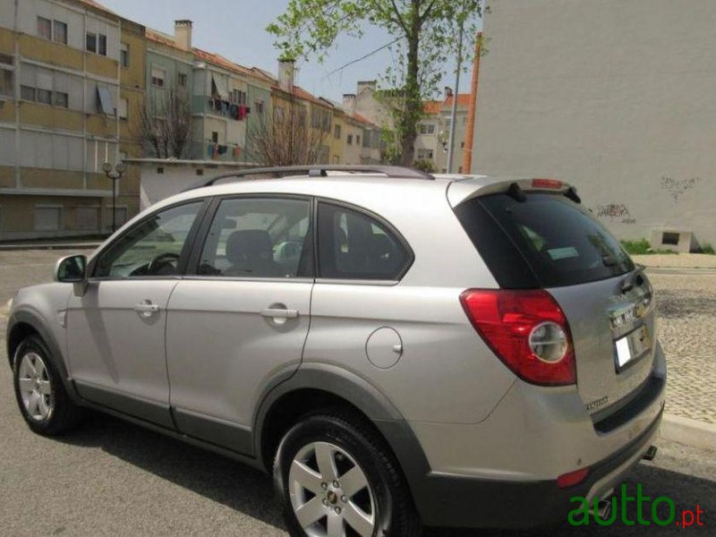 2009' Chevrolet Captiva 2.0 Vcdi Seven photo #1