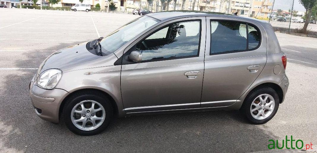 2003' Toyota Yaris 1.0 Caixa Automatica photo #1