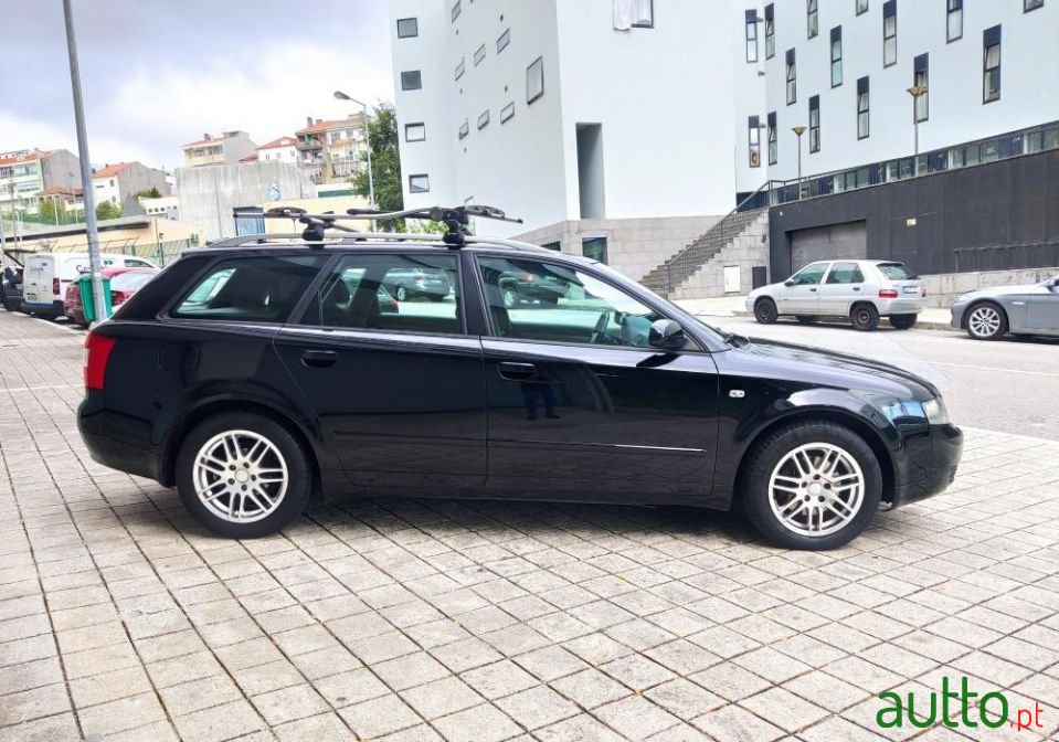 2004' Audi A4 Avant photo #4