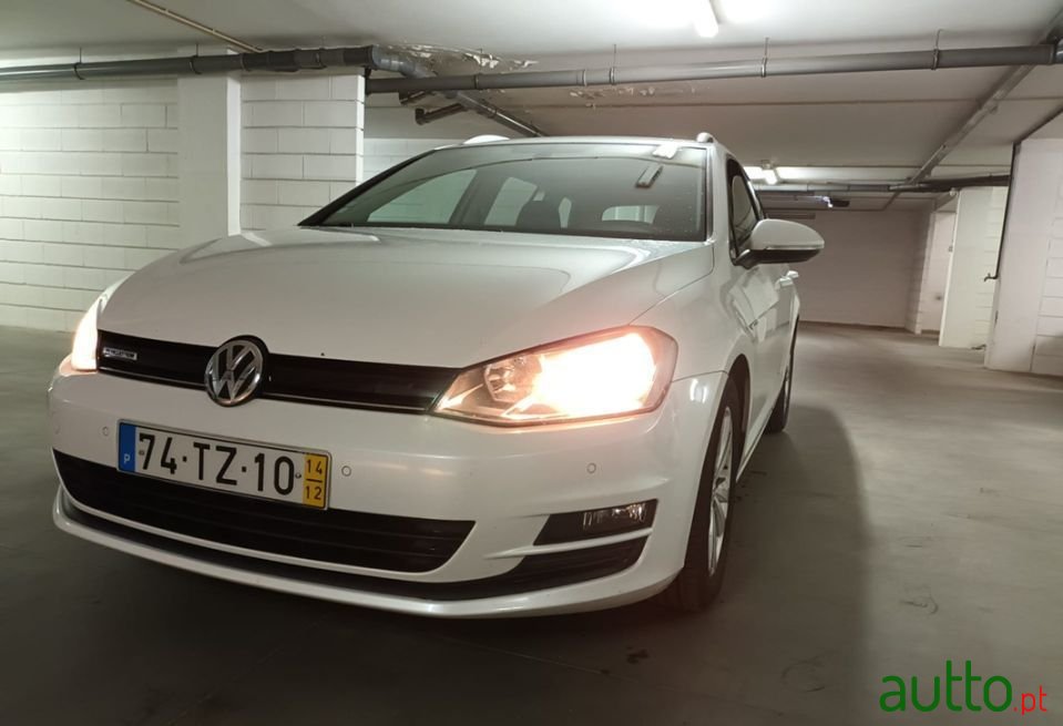 2014' Volkswagen Golf Variant photo #4