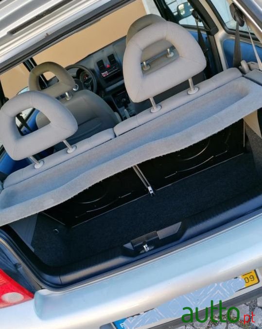 2001' Volkswagen Lupo photo #4