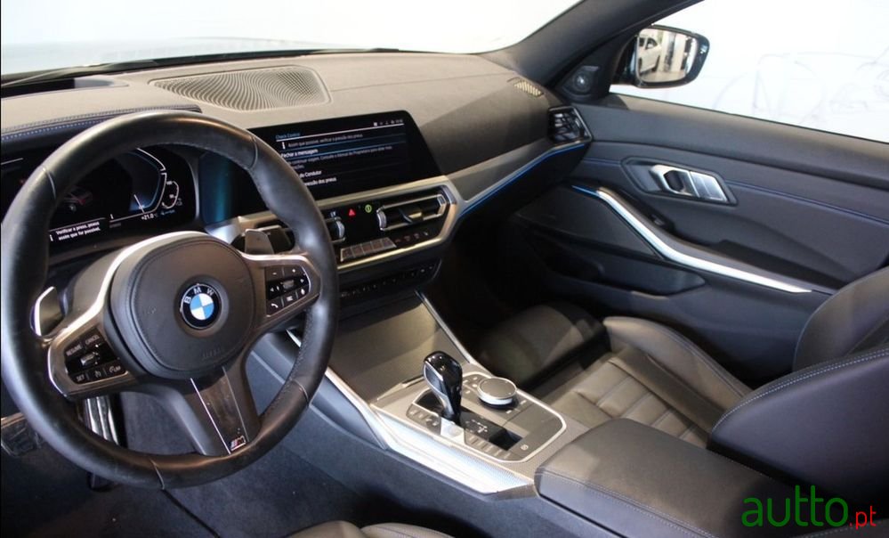 2020' BMW 330 photo #3